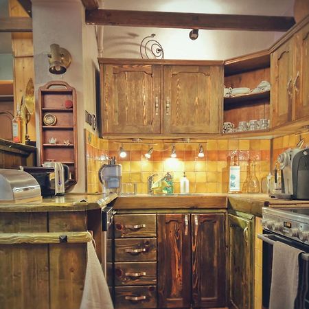 Тhe Bohemian Lodge-Entire House With Sauna Veliko Tŭrnovo Eksteriør bilde