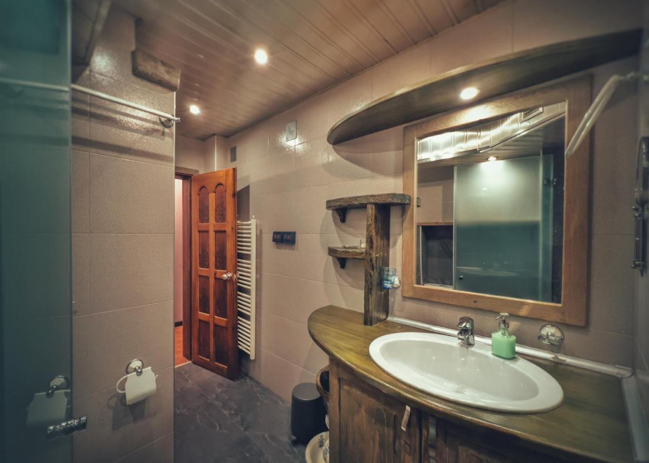 Тhe Bohemian Lodge-Entire House With Sauna Veliko Tŭrnovo Eksteriør bilde