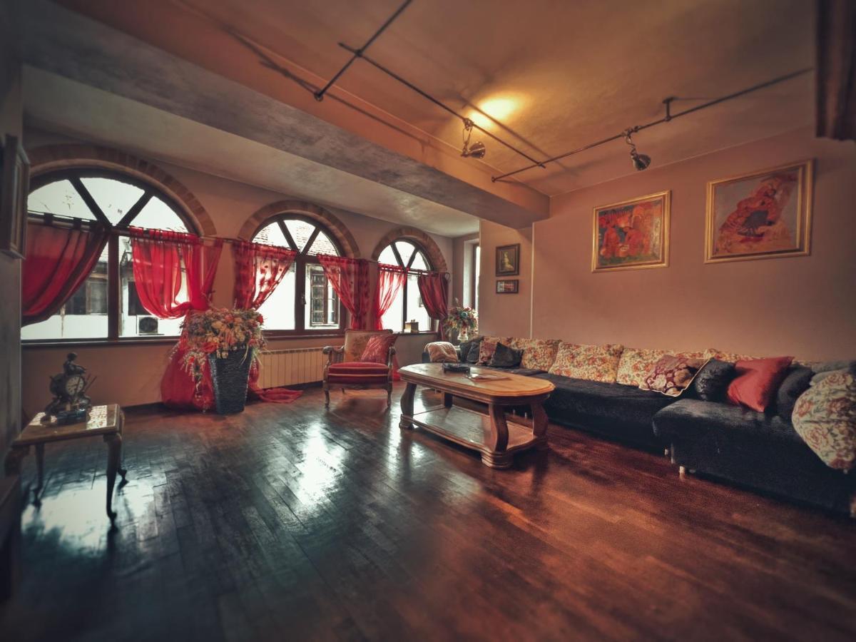 Тhe Bohemian Lodge-Entire House With Sauna Veliko Tŭrnovo Eksteriør bilde