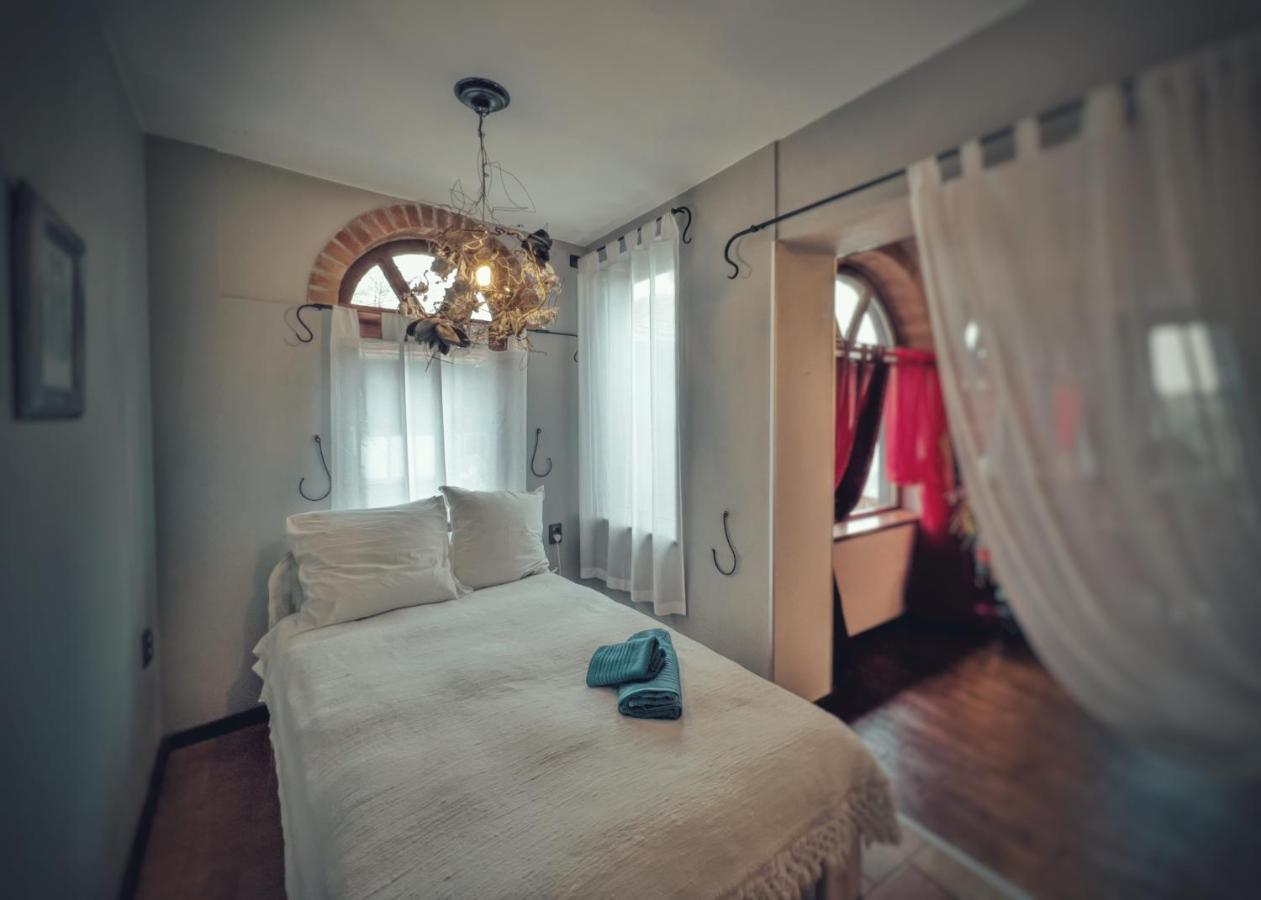 Тhe Bohemian Lodge-Entire House With Sauna Veliko Tŭrnovo Eksteriør bilde
